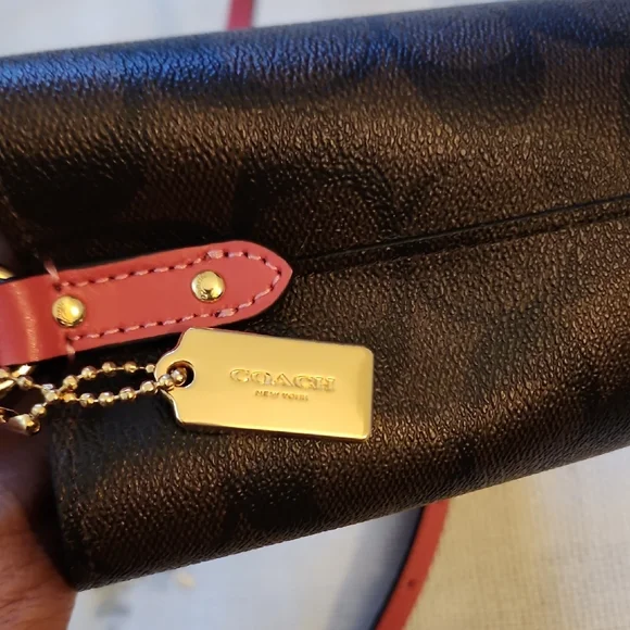 Coach Mini Town Bucket Crossbody Bag With Gold Hangtag. NWOT. H21292-C7269 - Picture 5 of 15